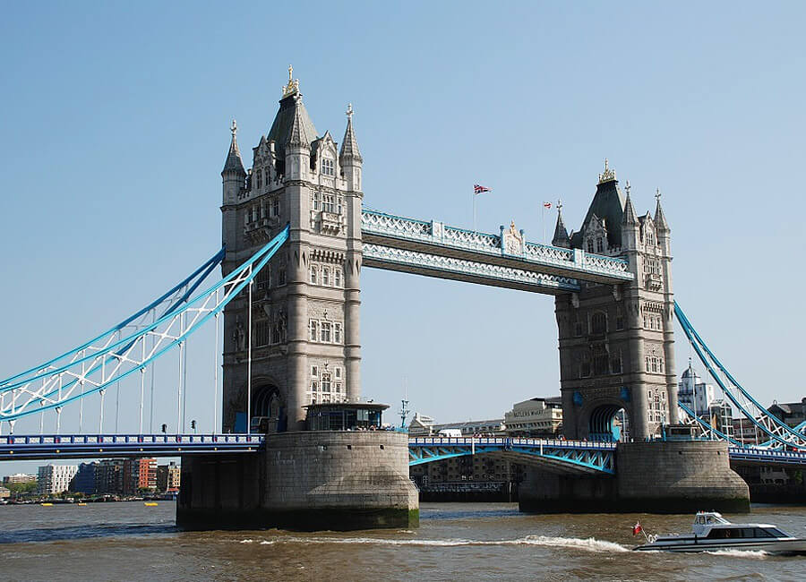 The world's most famous bridges recognizable in the world